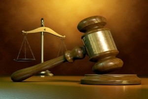 [济南侦探社]徐帆带18岁养女登上封面杂志，女儿长相引热议，太像养父冯小刚了